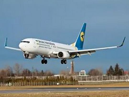 Во Львове совершил аварийную посадку самолет, летевший в Киев