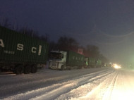 Власти решили не пропускать грузовики в Днепропетровск