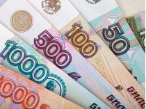 Российский рубль продолжает падать: доллар поднялся выше 80 рублей