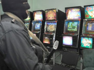 Силовики «накрыли» в Киеве четыре подпольных казино (видео)