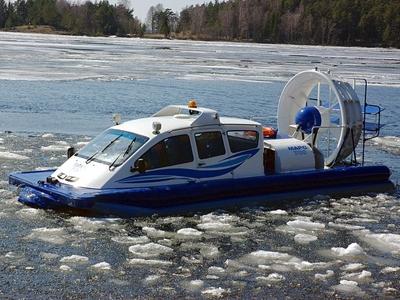 В Запорожской области спасли двух человек, которых унесло на льдине в Каховское водохранилище