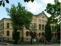 Здание средней школы в Карлстаде