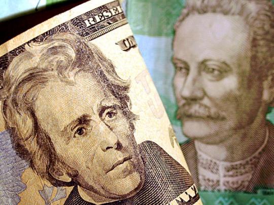 На межбанке курс доллара ушел выше 26 гривень