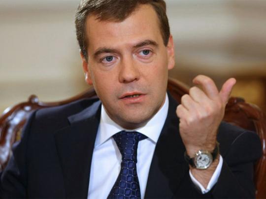Медведев признал, что РФ и Запад скатились к новой холодной войне
