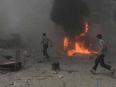 Сирийские подростки во время бомбежки 