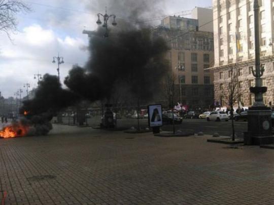 Киевские таксисты устроили протест под КГГА из-за сервиса Uber (видео, трансляция)