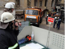 ГСЧС объявила о завершении спасательной операции в обвалившемся доме в Киеве