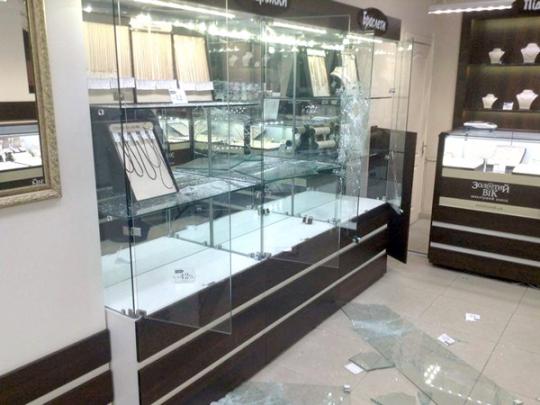 В Запорожье совершено вооруженное ограбление ювелирного магазина