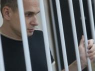 Сенцов подал в суд на ФСБ и российские СМИ