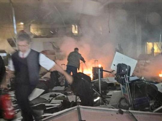 Внутри терминала брюссельского аэропорта сразу после взрывов