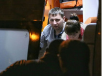 В Киеве неизвестные бросили гранату в автомобиль Парасюка (фото, видео)