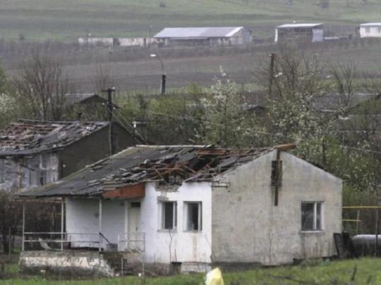 Следы обстрела жилых домов в Нагорном Карабахе