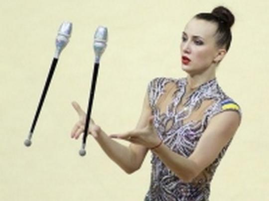 На этапе Кубка мира в Италии Анна Ризатдинова выиграла «золото» в упражнениях с лентой и с мячом 