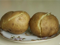 Одна картофелина, сваренная «в мундире», покрывает половину суточной потребности организма в йоде 