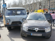 В Мелитополе под колеса военного УАЗа попали пешеходы: есть жертвы