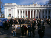 В Одессе прошло вече, участники которого потребовали отставки мэра Труханова (фото)