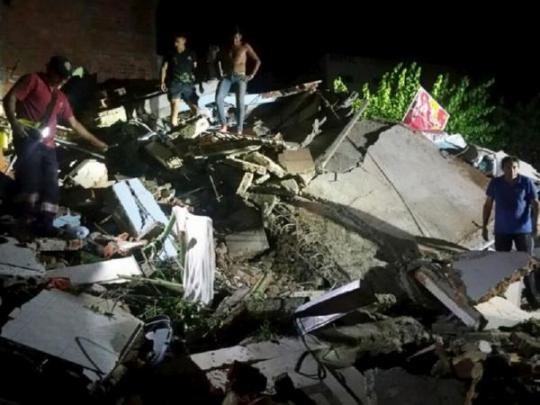Разрушенные землетрясением дома в Эквадоре