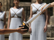 В античной Олимпии зажгли олимпийский огонь для летних Игр в Рио (фото)