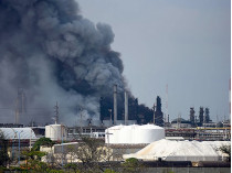 Число погибших при взрыве на нефтеперерабатывающем предприятии в Мексике достигло 24