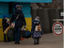 Тука: в Станице Луганской снаряд боевиков попал в вагончик ГФС