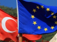 Еврокомиссия рекомендовала ввести безвизовый режим для турецких граждан 