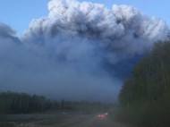 Пламя высотой 60 метров помешало наземной эвакуации жителей канадского города (фото)