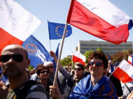 В Варшаве более 240 тысяч поляков вышли на антиправительственную демонстрацию