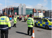 Полицейские возле стадиона в Манчестере