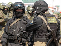 В Москве неизвестные захватили в заложники сотрудников банка
