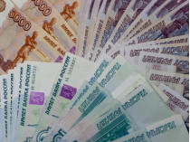 В России официальный курс доллара достиг нового максимума