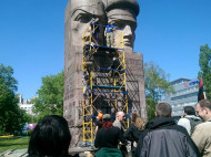 Кличко обещает в ближайшее время демонтировать оставшиеся в Киеве коммунистические памятники