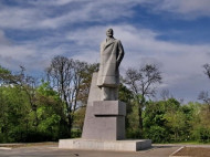 В Одессе демонтировали десятиметрового Ленина, отправив его в музей под открытым небом