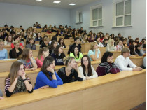 студенты в аудитории