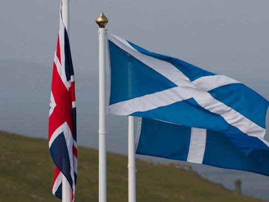 флаги Шотландии и Британии
