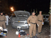 Полицейские на месте взрыва в Медине