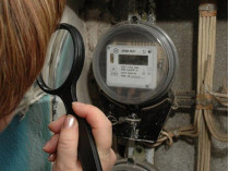 Работники «Львовоблэнерго» торговали специальными электросчетчиками, которые уменьшали показатели