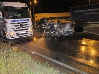 Столкновение двух престижных иномарок с грузовиком привело к госпитализации четырех человек (фото)