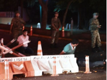 Военные перекрыли дороги в Турции