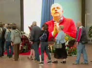 В Киеве сотни людей пришли проститься с Павлом Шереметом (видео, обновлено)
