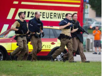 Полицейские возле торгового центра в Мюнхене