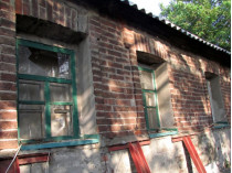 Боевики обстреляли Авдеевку: повреждены шесть домов (фото)