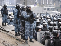 Расстреливавших Майдан «беркутовцев» из Киева вывез&#133; участник Майдана