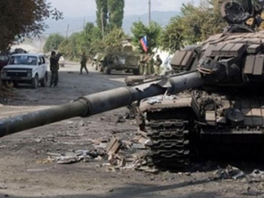 Журналист: в оккупированном Докучаевске на мине подорвался танк оккупантов