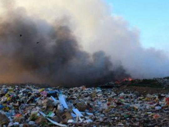 Под Тернополем горит мусорная свалка