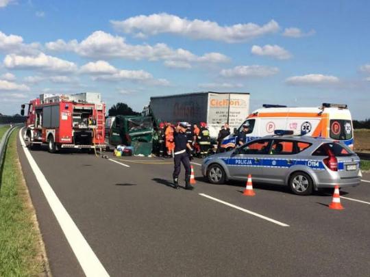 В Польше украинский микроавтобус врезался в грузовик: 5 погибших, 2 пострадавших