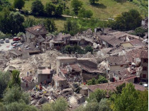 Разрушенная землетрясением деревня