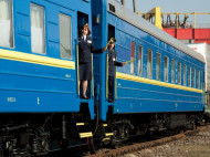 Курсирование поезда Киев - Новоалексеевка продлено на сентябрь