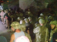 В Святошинском районе Киева произошли столкновения. Задержаны около 30 человек (фото, видео)