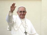 Папа Римский Франциск благополучно отслужил мессу, несмотря на падение перед ее началом (видео)