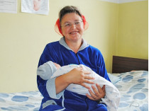 На Житомирщине многодетная мать родила шестнадцатого ребенка